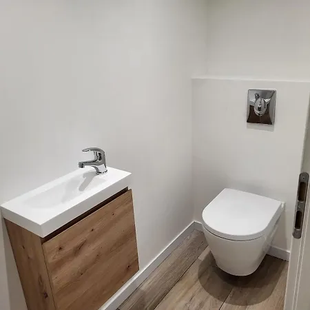 Apartmán De 115m2 A Agay, Proche De La